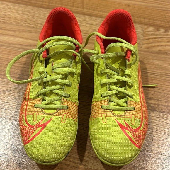 Used-Nike soccer cleats kids size 3.5 - Picture 5 of 5